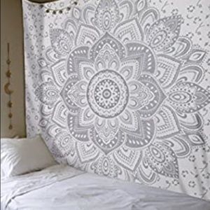 Grey and white design tapastery